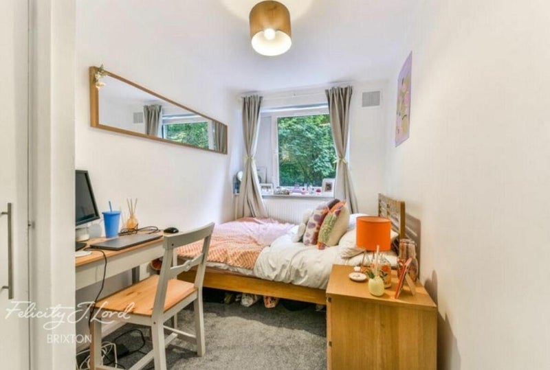 Room Upper Tulse Hill in Greater London