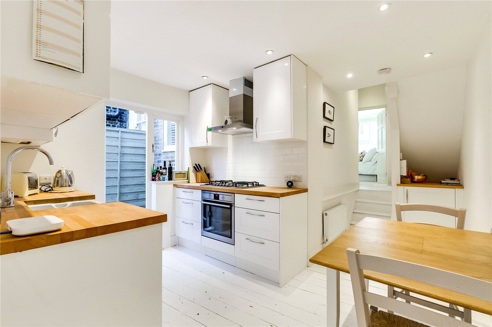 Flat Stephendale Road in Greater London