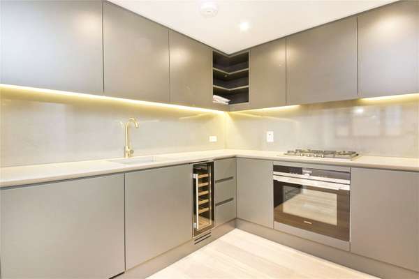 Flat Hatton Wall in Greater London