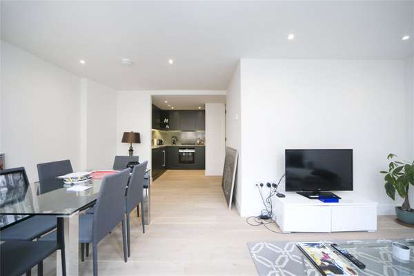Flat Hatton Wall in Greater London