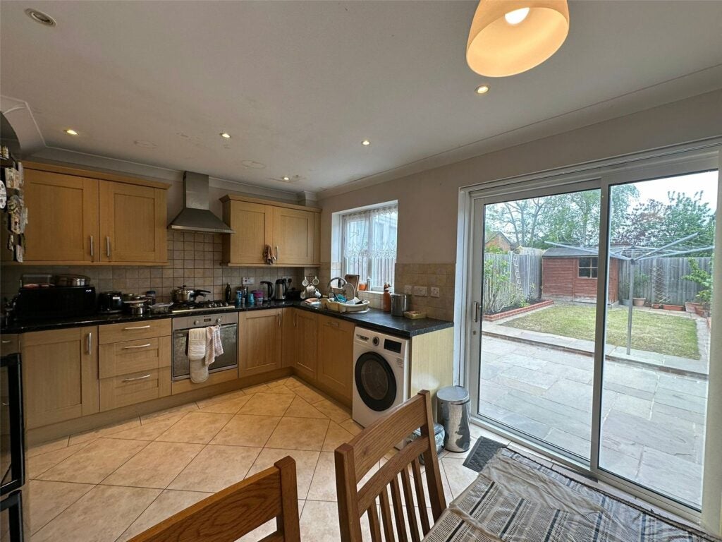 House Maskell Way in Rushmoor
