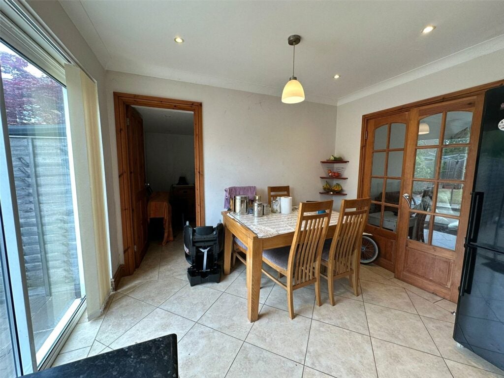 House Maskell Way in Rushmoor
