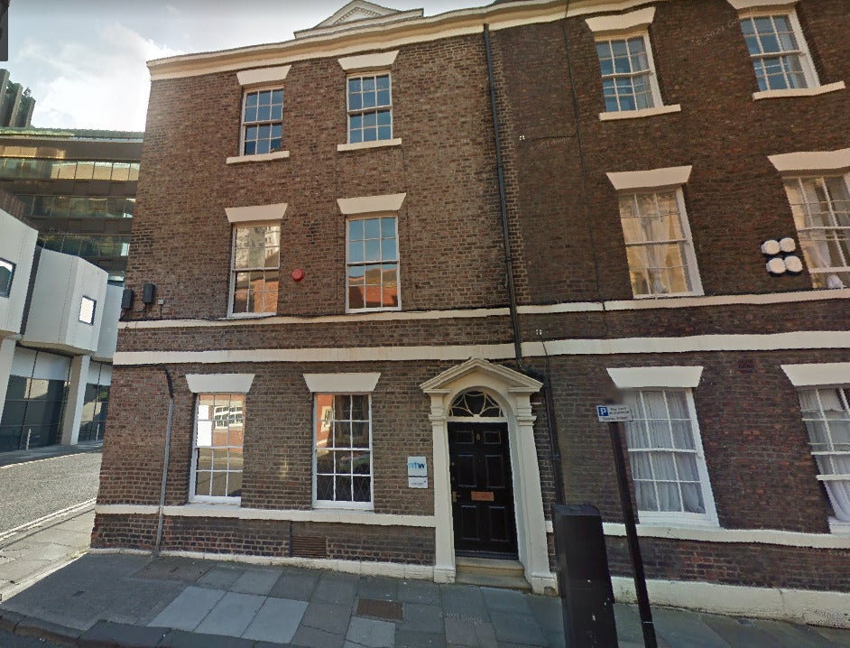 Flat Higham Place in Newcastle upon Tyne