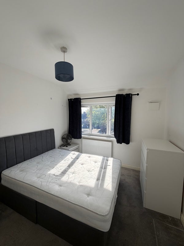 Room Quinton Road in Birmingham