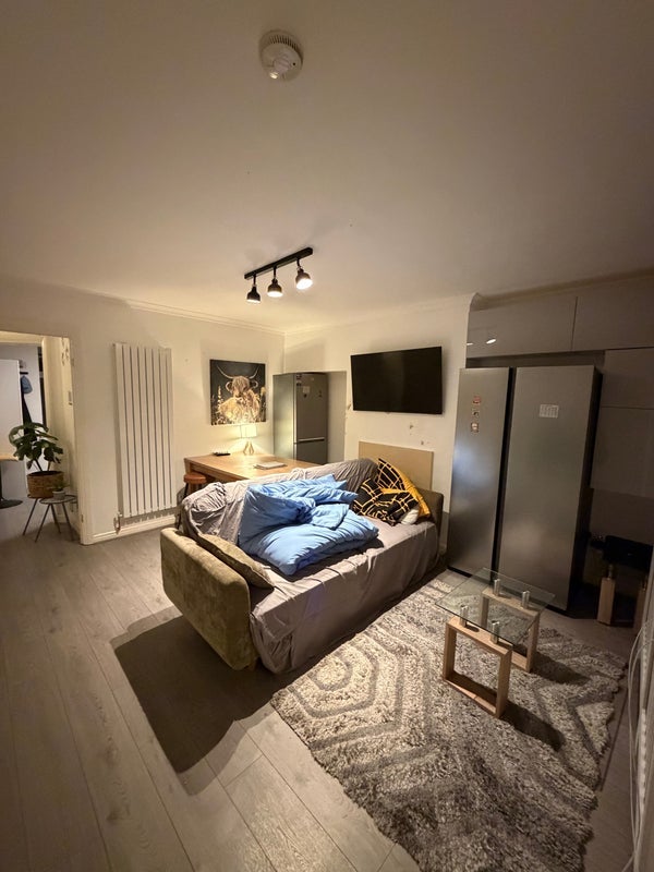 Room Quinton Road in Birmingham
