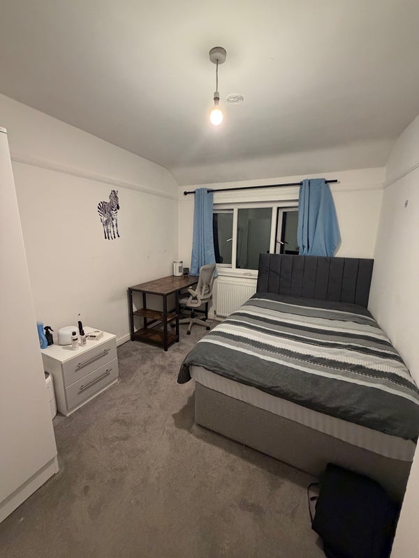 Room Quinton Road in Birmingham