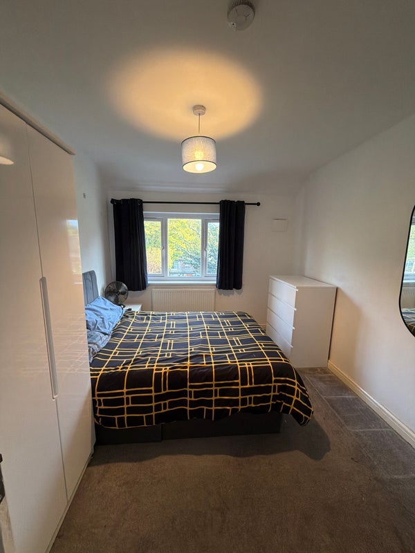 Room Quinton Road in Birmingham