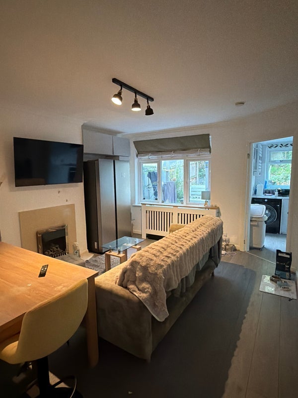 Room Quinton Road in Birmingham