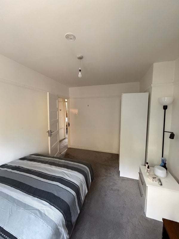 Room Quinton Road in Birmingham