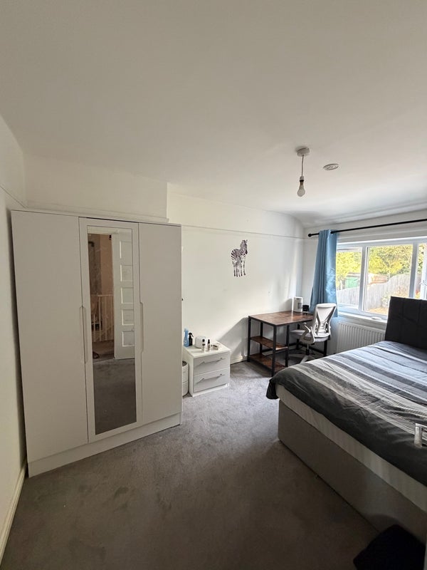 Room Quinton Road in Birmingham