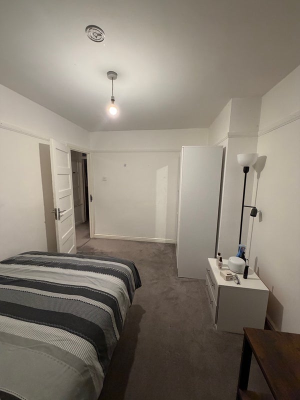 Room Quinton Road in Birmingham
