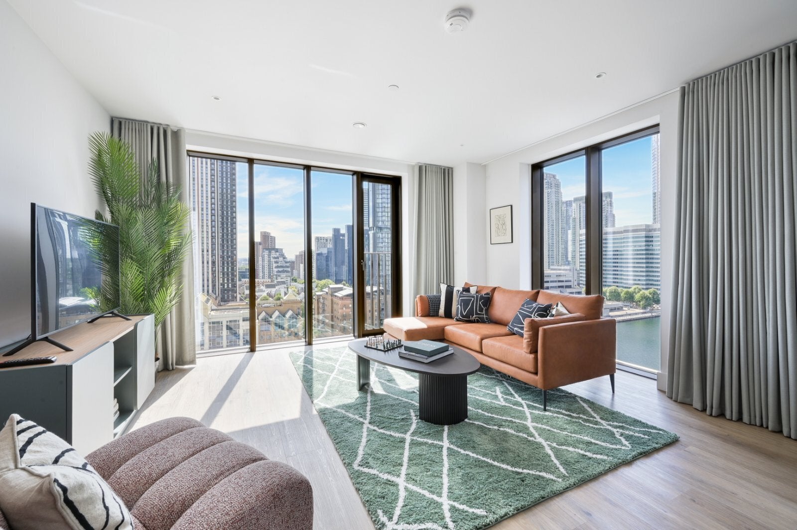 Flat Charter Street in Greater London
