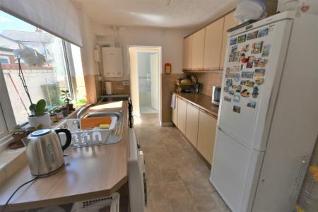 Flat Benjamin Road in Wrexham