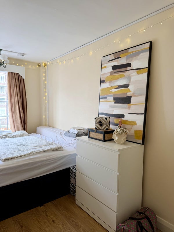 Room Huntsworth Mews North in City of Westminster