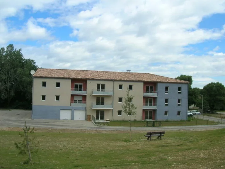 Appartement Place du 19 Mars 1962 à Malataverne