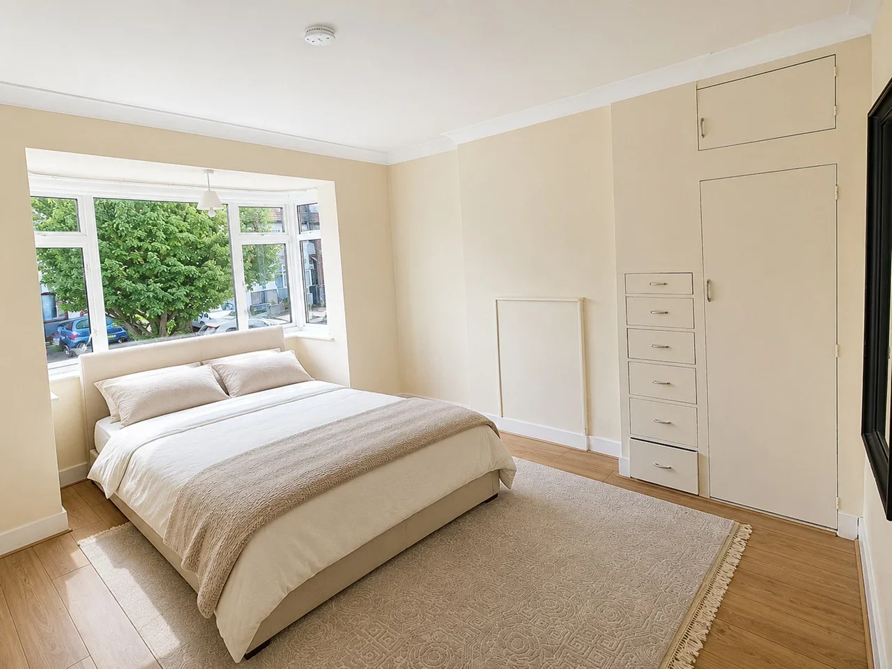 Room Hazelbrouck Gardens in Greater London