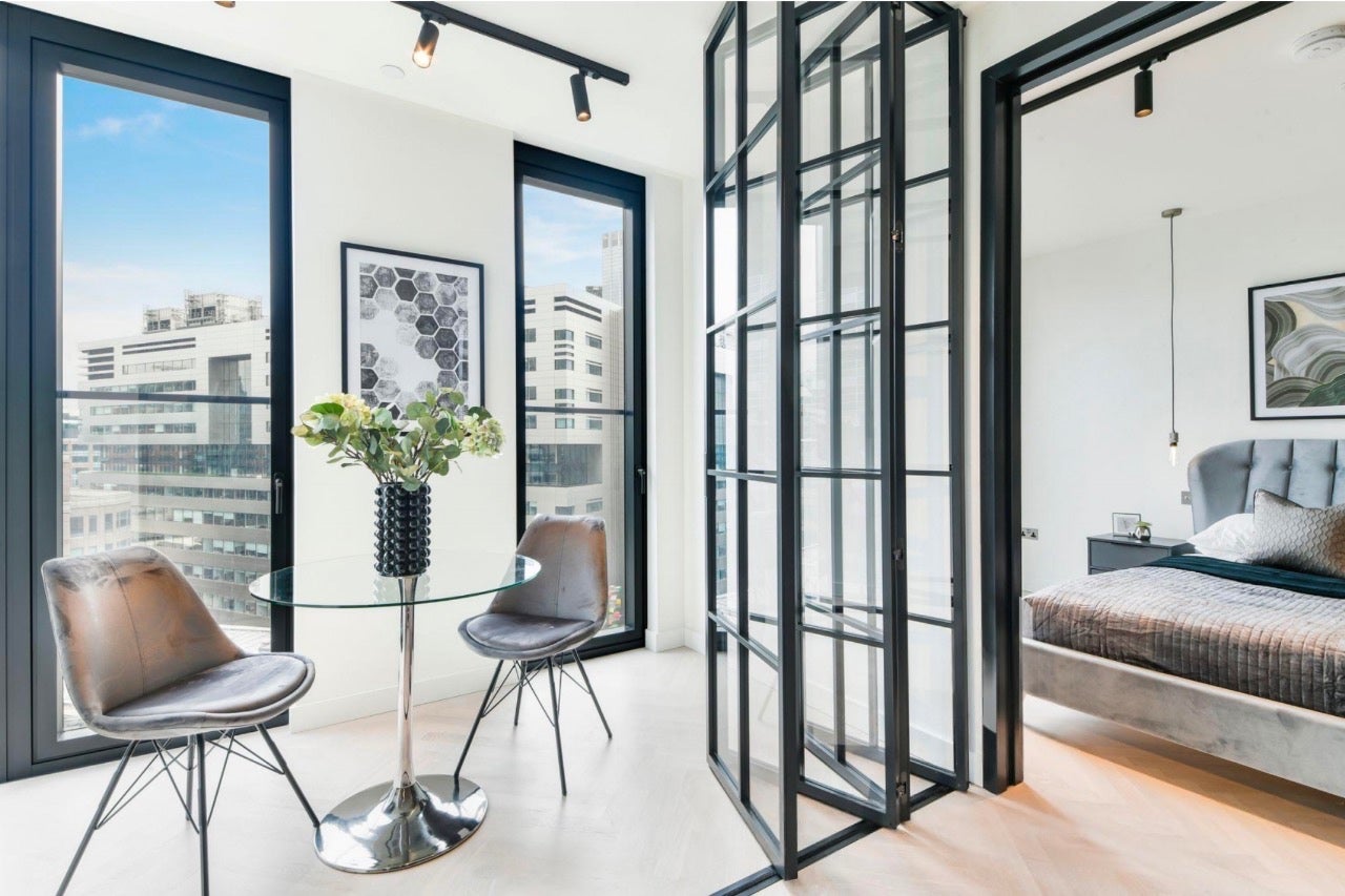 Flat Wilson Street in City of London