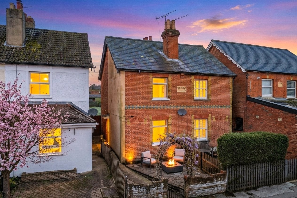 House Bowden Road in Sunninghill