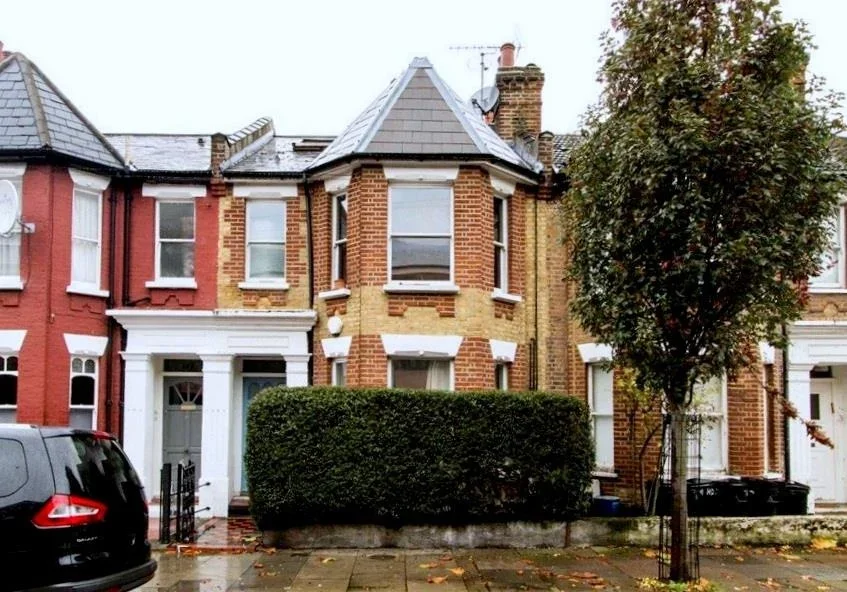 Flat Geldeston Road in Greater London