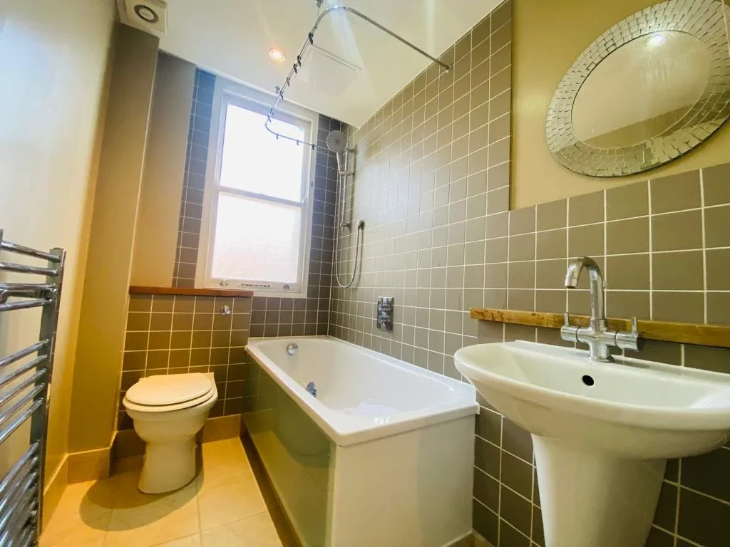 Flat Geldeston Road in Greater London