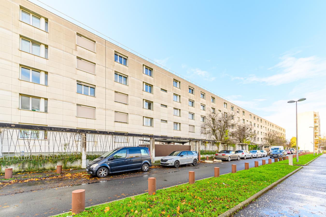 Flat Rue Antoine de Saint-Exupéry in Le Kremlin-Bicêtre