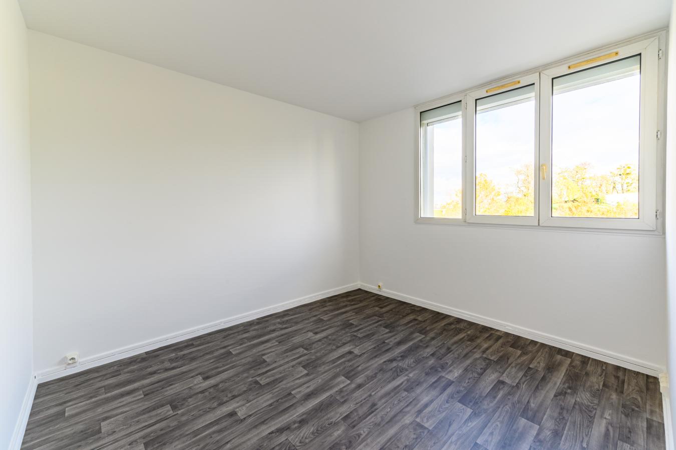 Flat Rue Antoine de Saint-Exupéry in Le Kremlin-Bicêtre