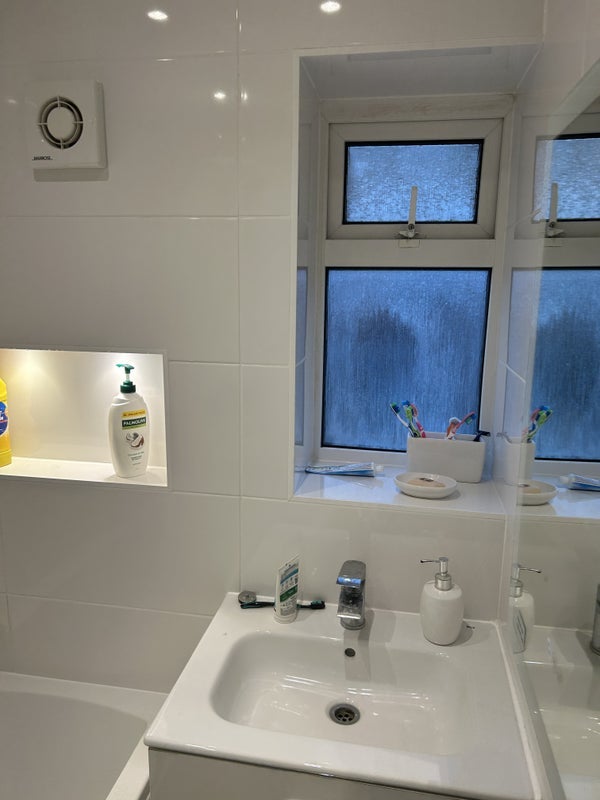 Room Lincoln Way in Slough