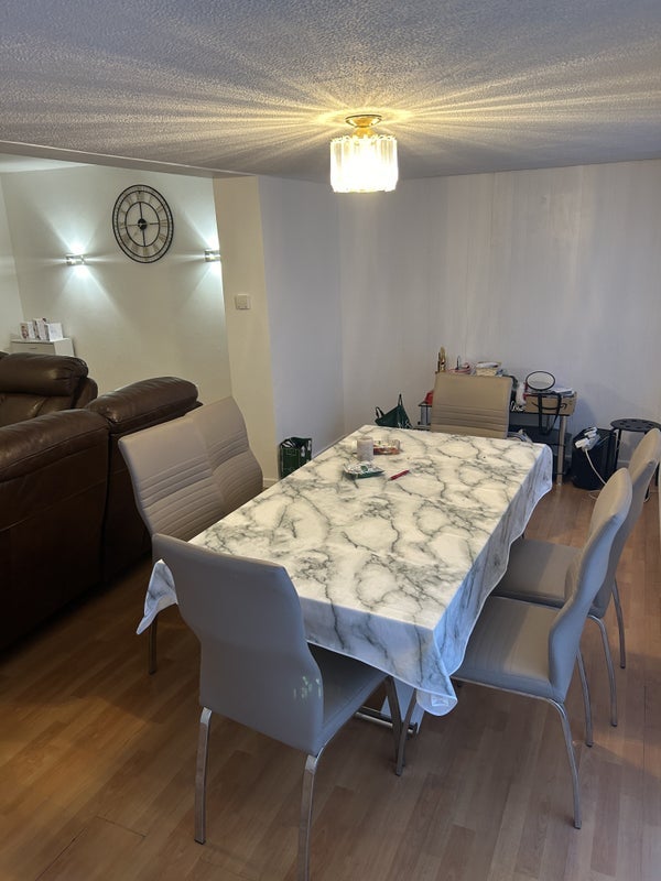 Room Lincoln Way in Slough