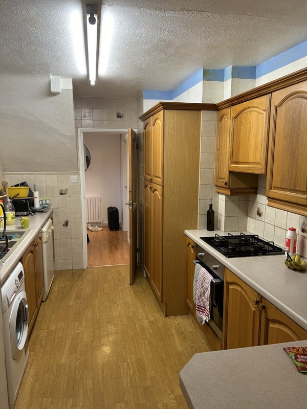 Room Lincoln Way in Slough