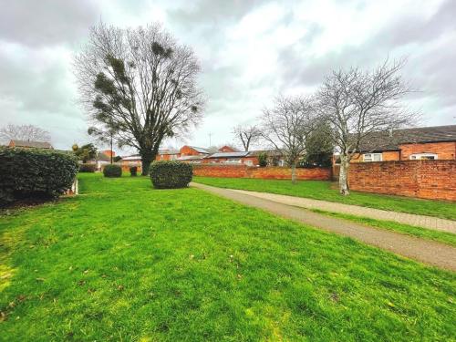 Flat Monks Close in Wychavon