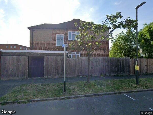 Flat Martin Way in Greater London