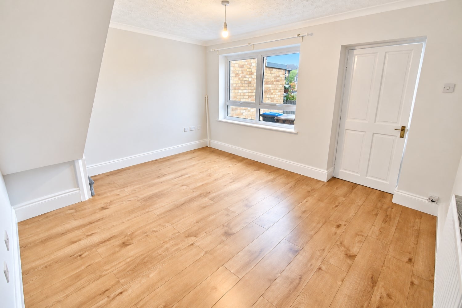 House Kentstone Close in Northampton