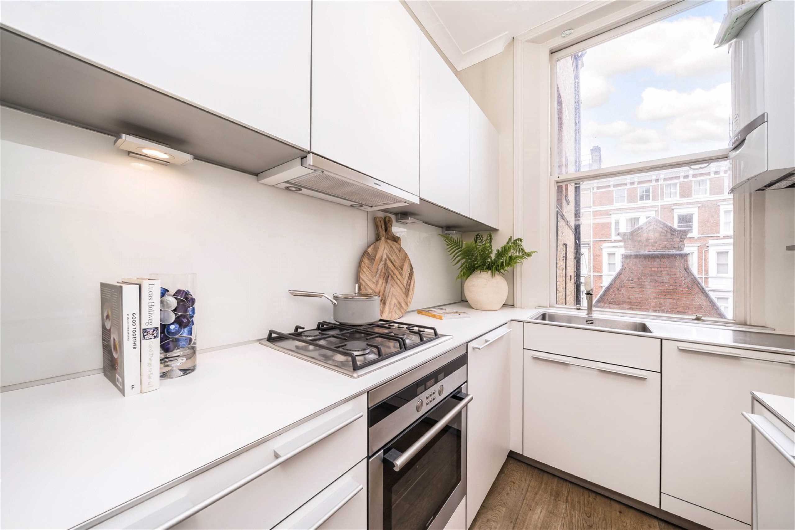 Flat Harrington Gardens in Greater London