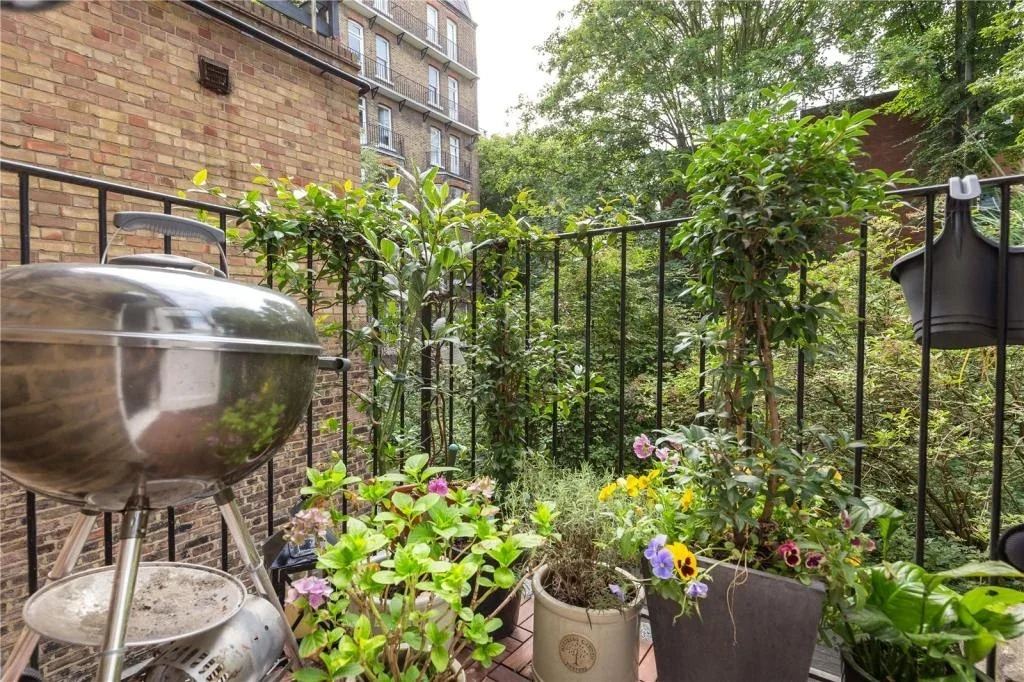 Room Blenheim Terrace in City of Westminster