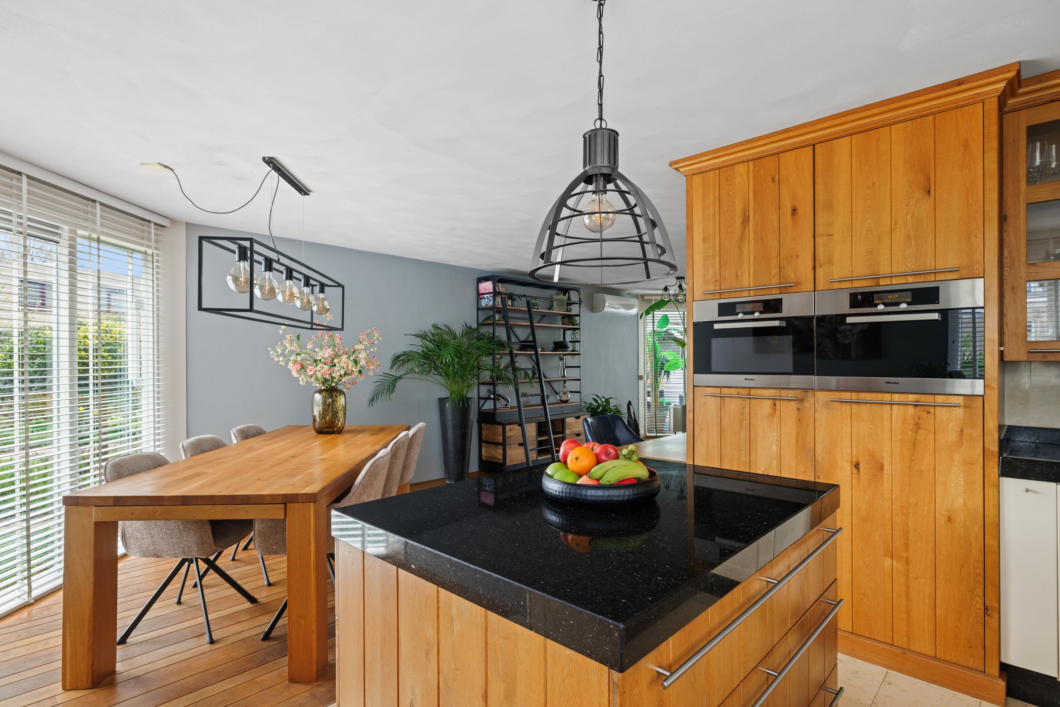 Vrijstaande woning te koop: Gravenborch 14, Houten