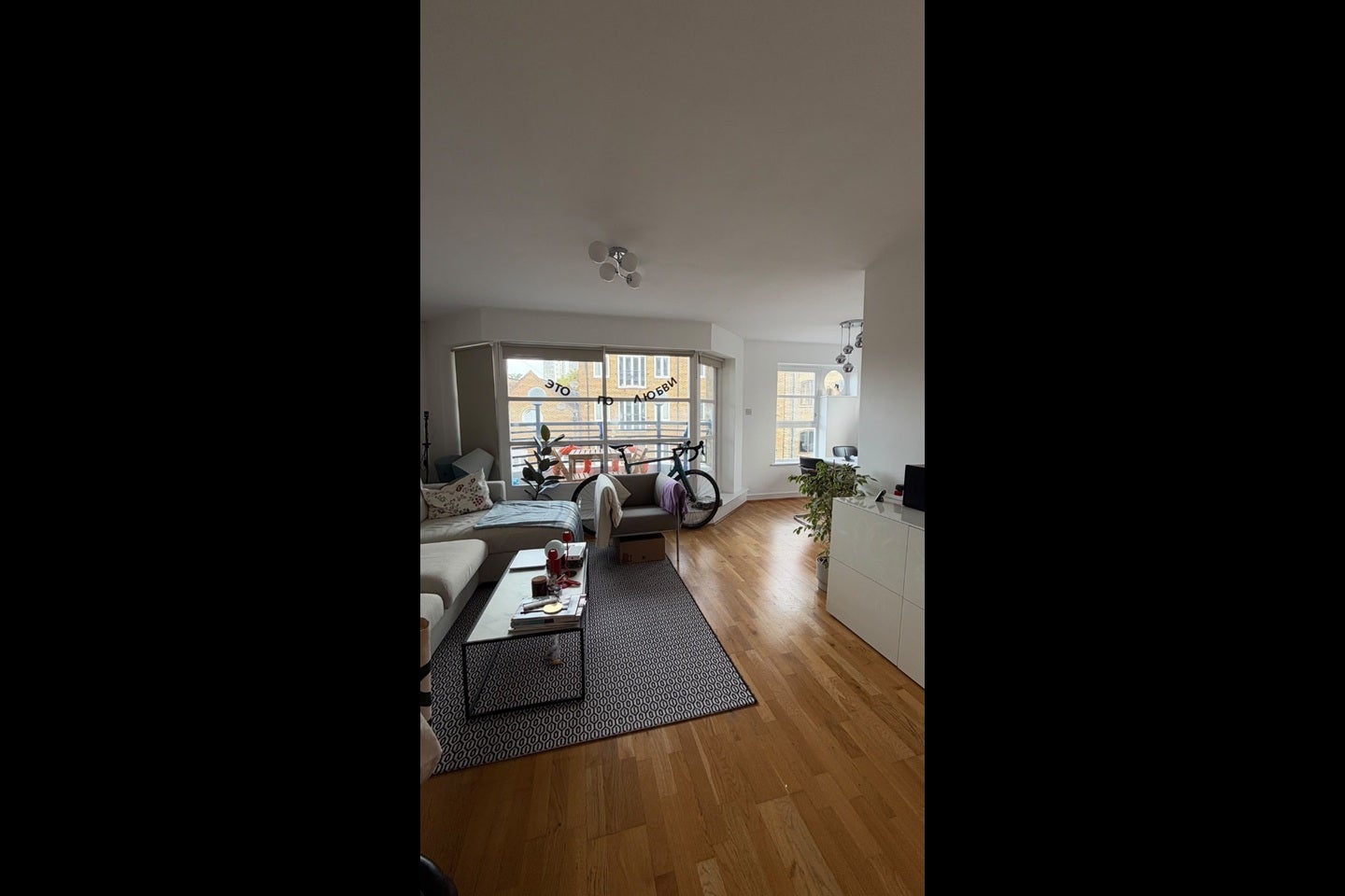 Flat Canary Riverside in Greater London