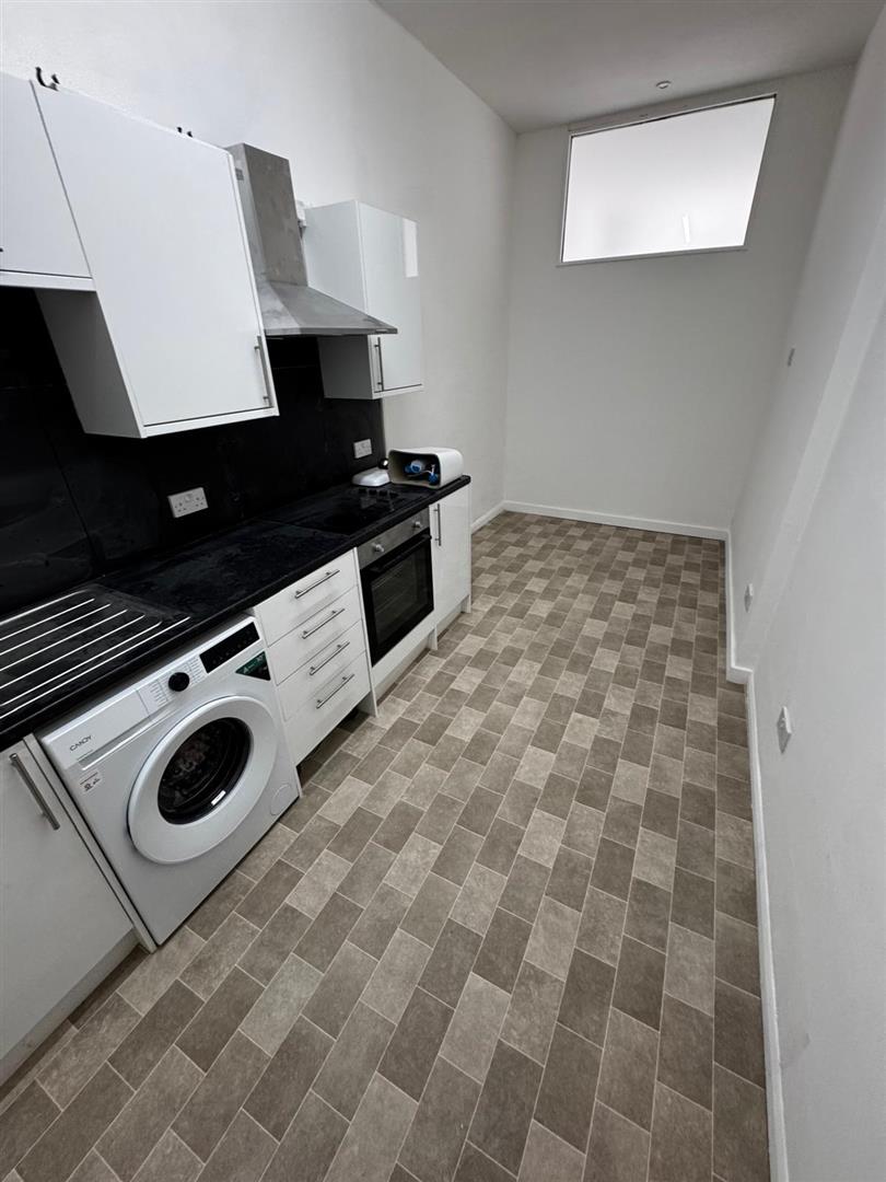 Flat Romford Road in Greater London