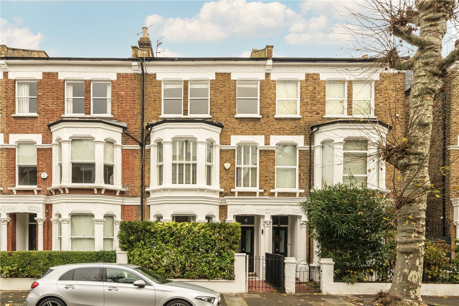 House Melrose Gardens in Greater London