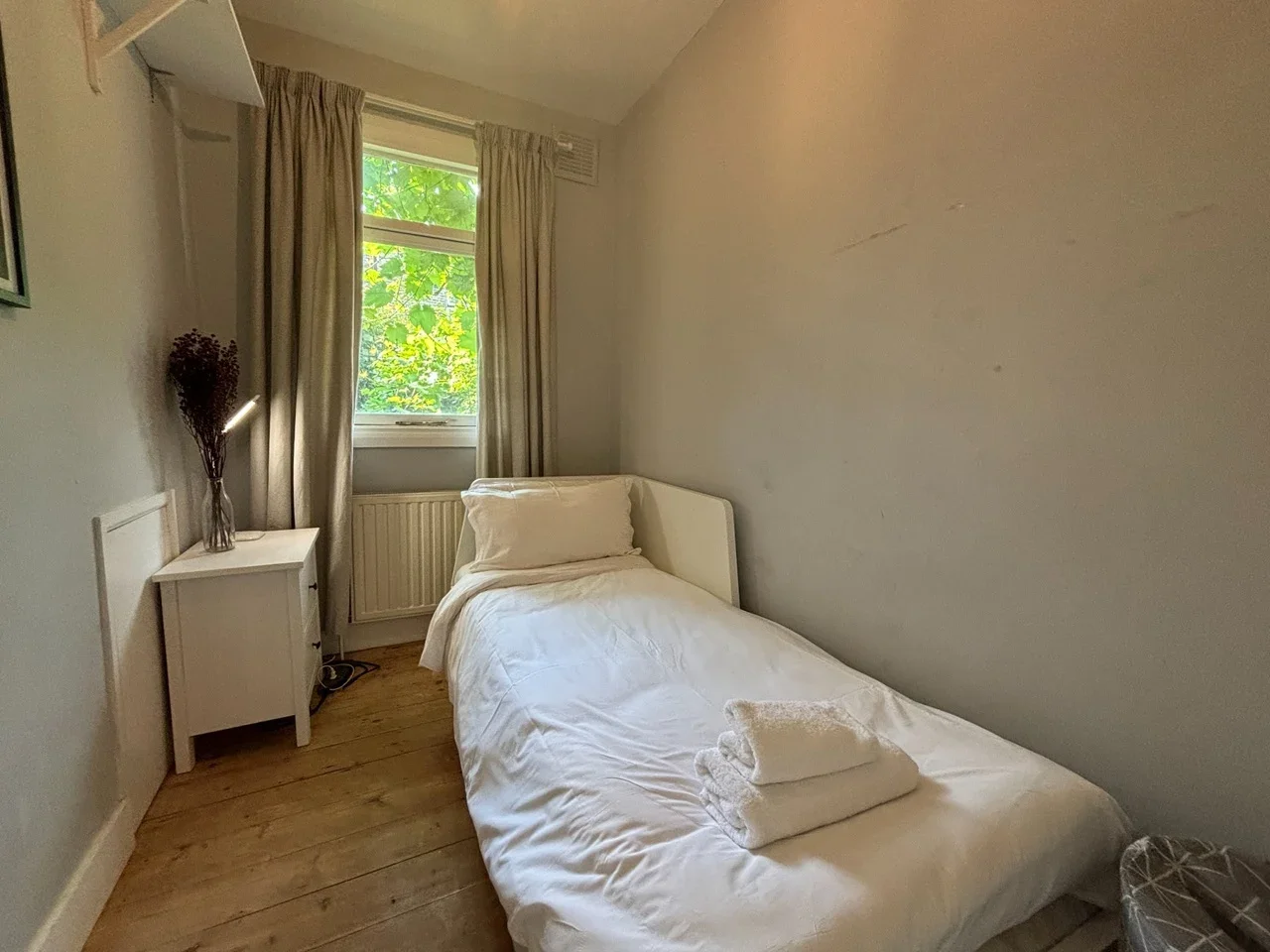 Flat Brunswick Road in Greater London