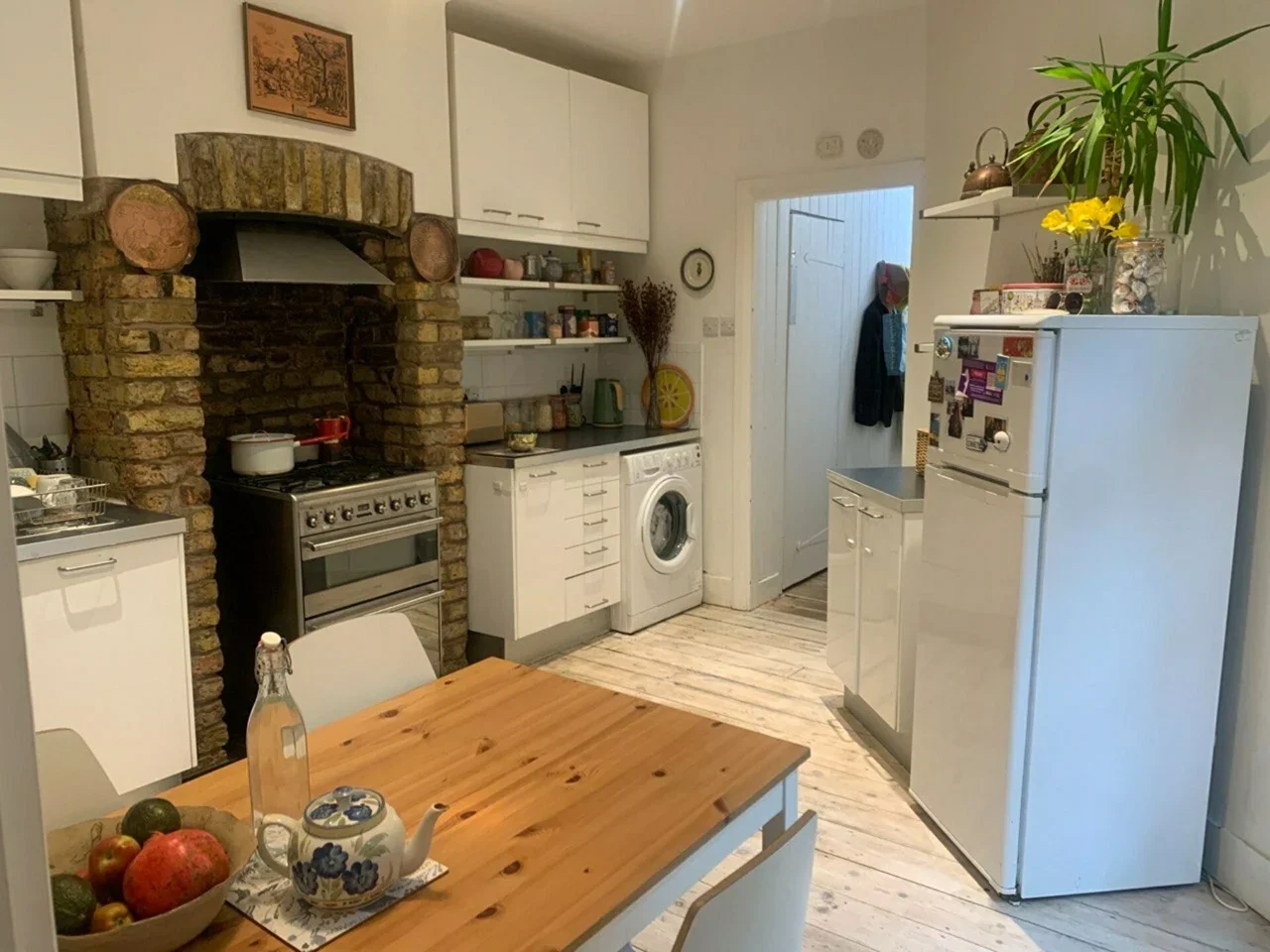 Flat Brunswick Road in Greater London