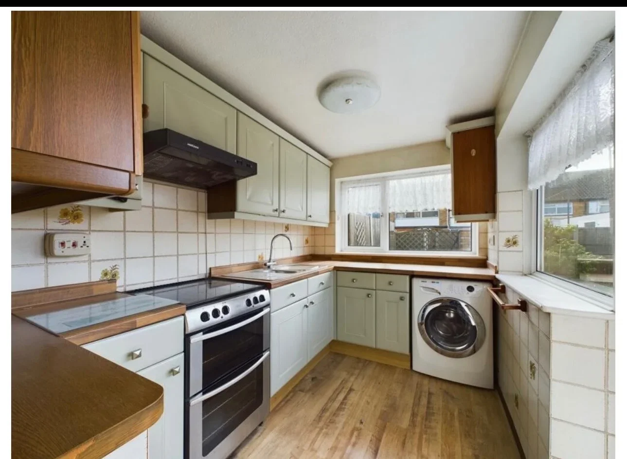 Room Warburtons in Corringham