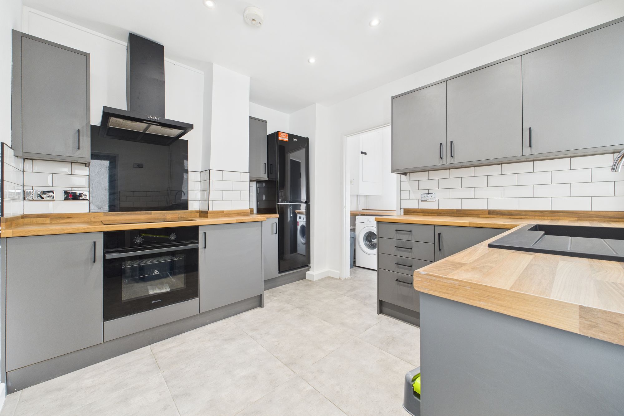 Flat Rhondda Street in Swansea