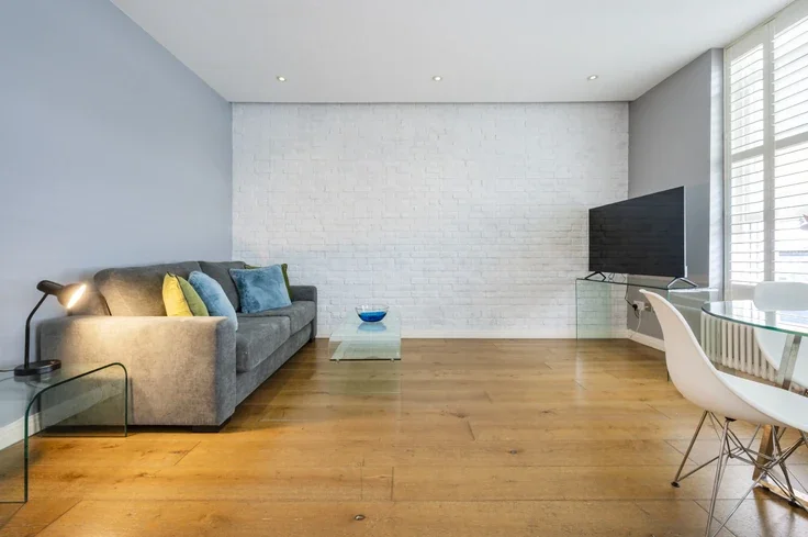 Flat Drury Lane in Greater London