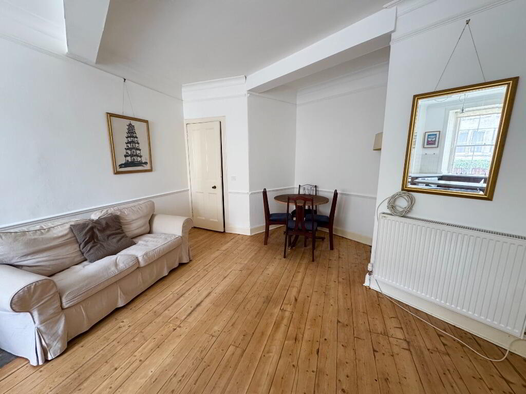 Flat New Mart Road in City of Edinburgh