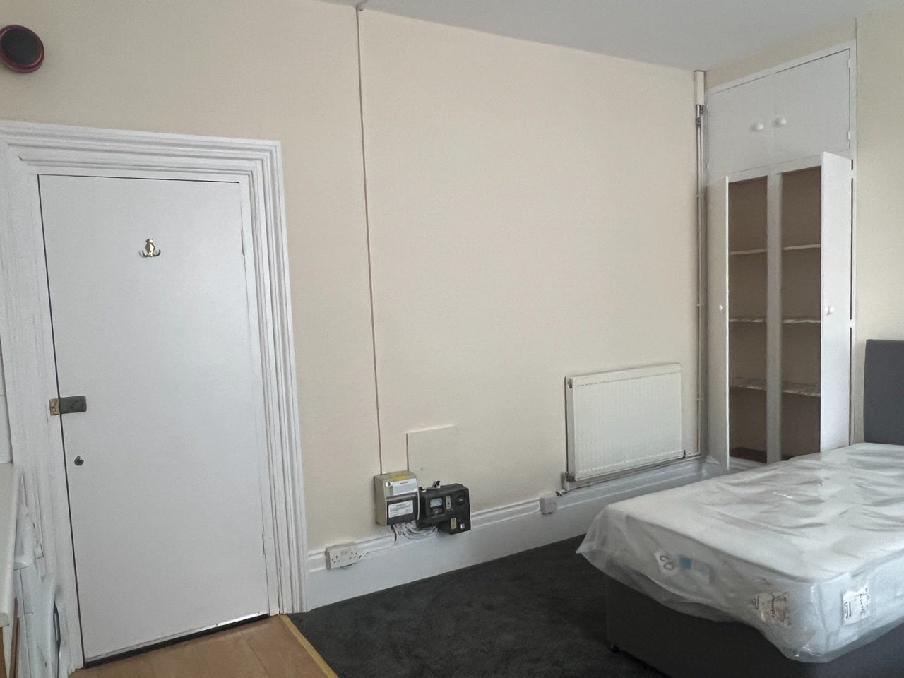 Room Parkside Road in Greater London