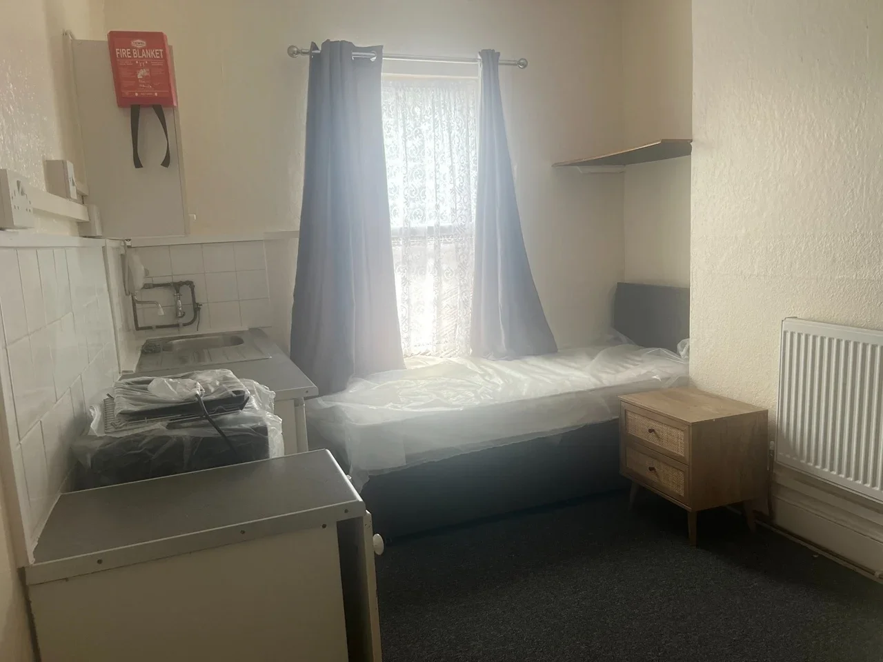 Room Parkside Road in Greater London
