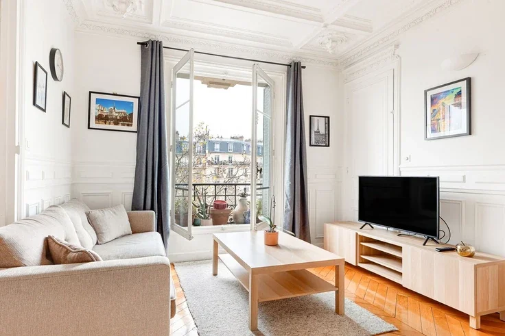Flat Rue de Charenton in Paris