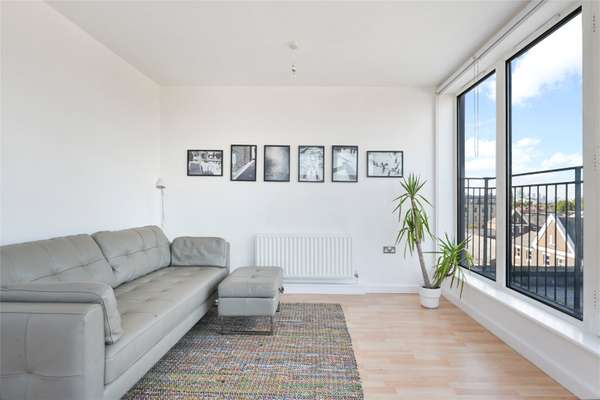 Flat Bartlett Mews in Greater London