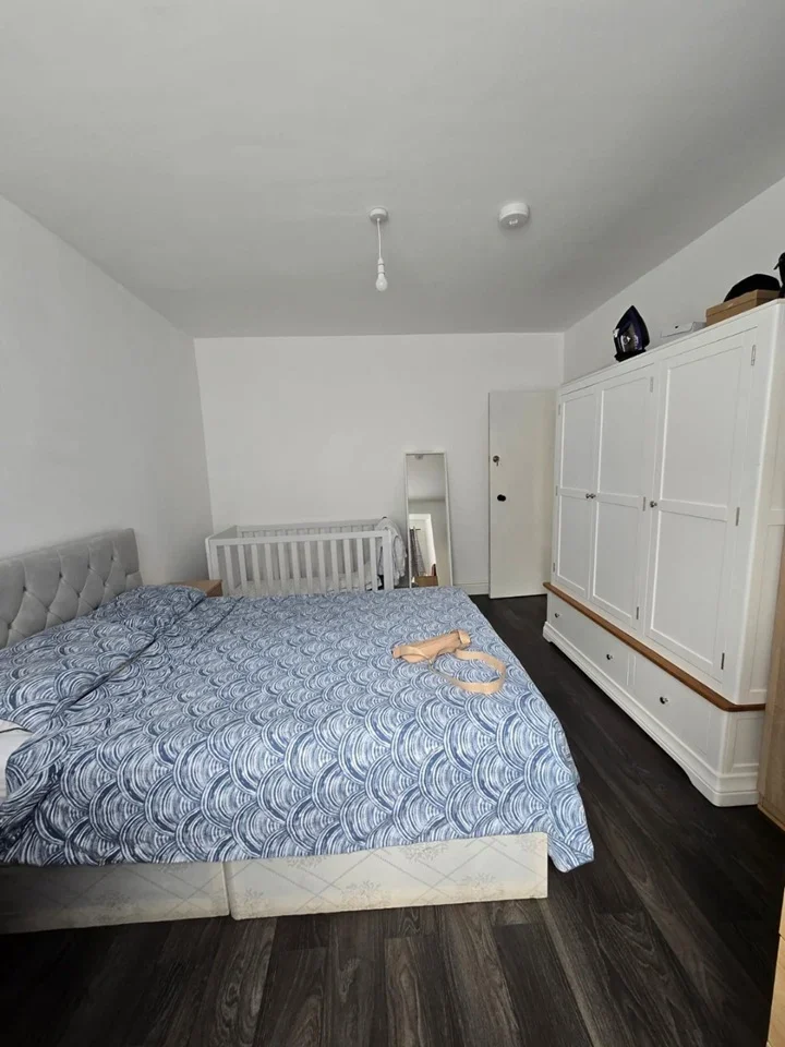 Flat Brook Crescent in Greater London