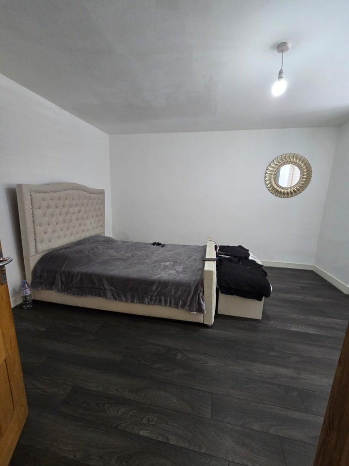 Flat Brook Crescent in Greater London
